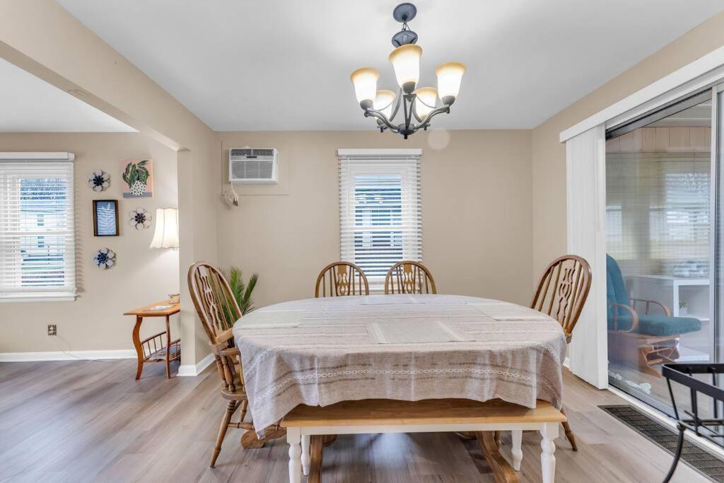 Central Falls Hideaway カヤホガ・フォールズ エクステリア 写真